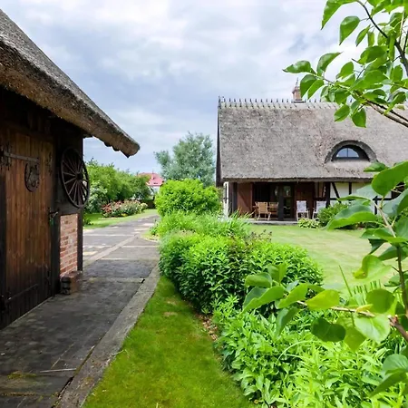 In Mit Gepflegtem Garten * Gąski